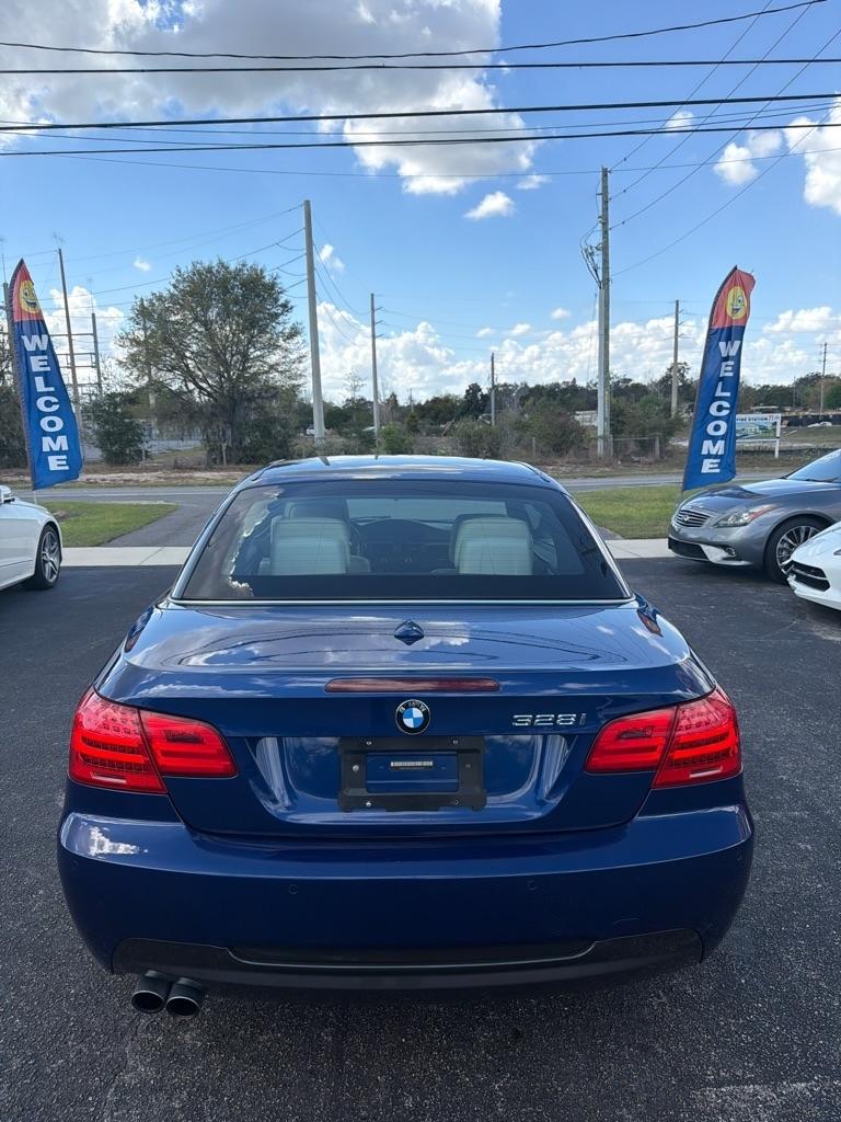 BMW 3-Series 328i Convertible 2011