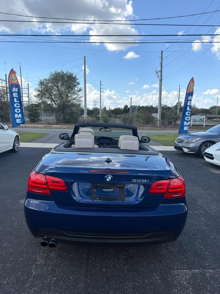 BMW 3-Series 328i Convertible 2011