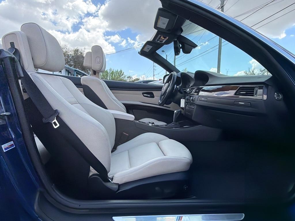 BMW 3-Series 328i Convertible 2011