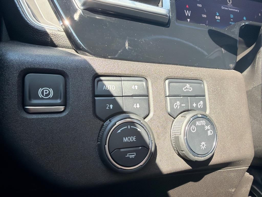 Chevrolet Silverado 1500 LT Crew Cab 4WD 2024