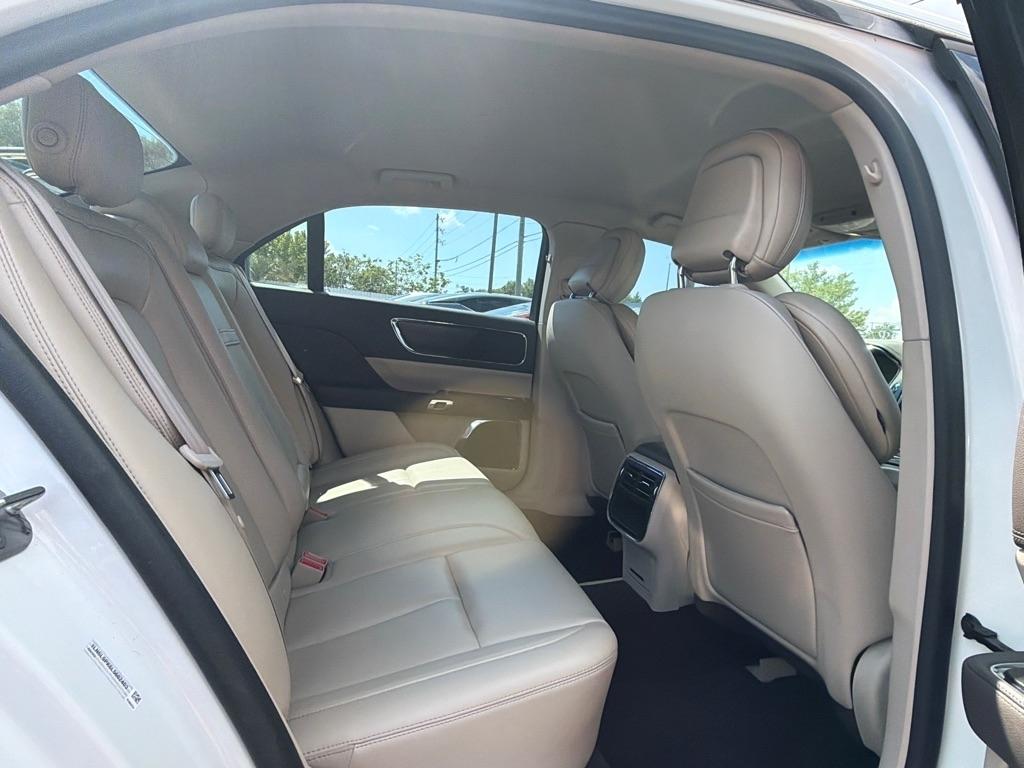 Lincoln Continental Standard FWD 2020