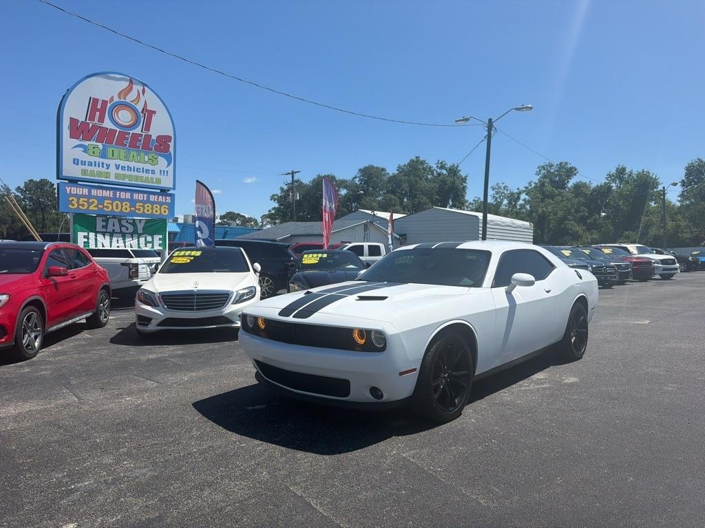 2017 Dodge Challenger SXT Plus Coupe Rwd