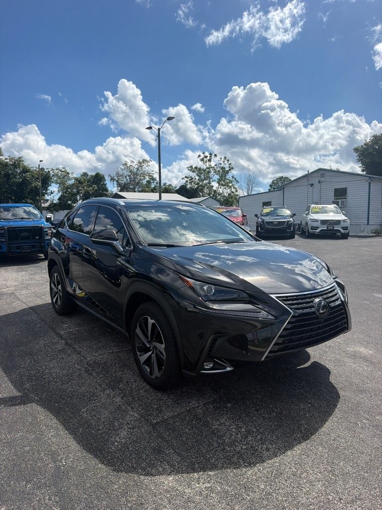 Lexus NX  2021