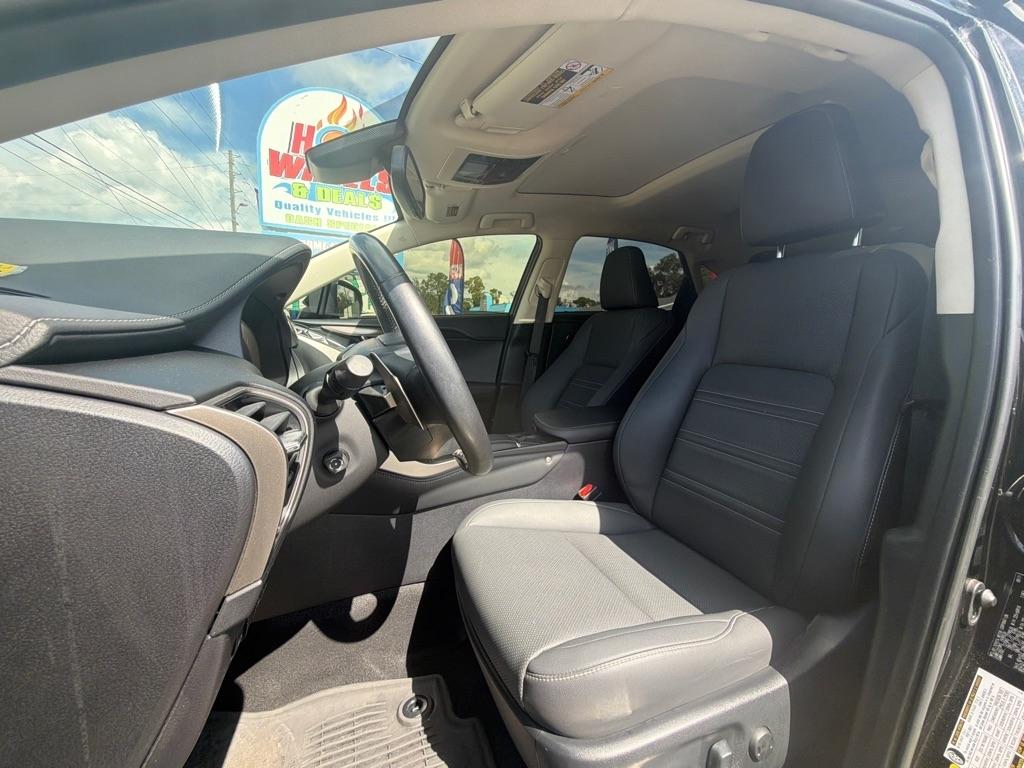 Lexus NX  2021