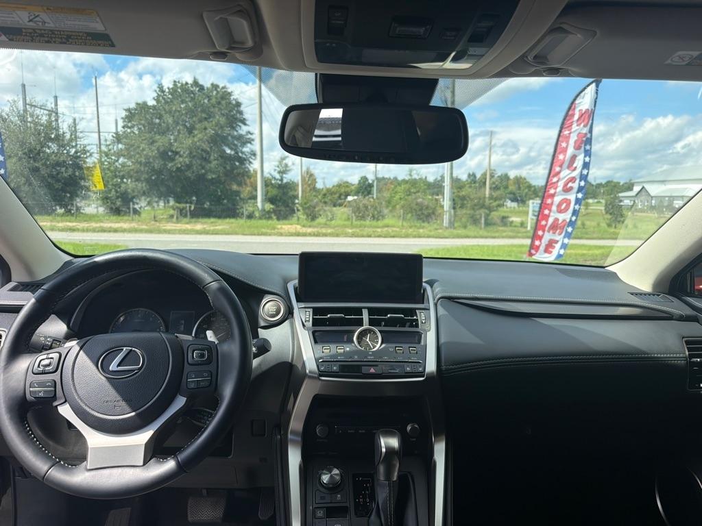 Lexus NX  2021
