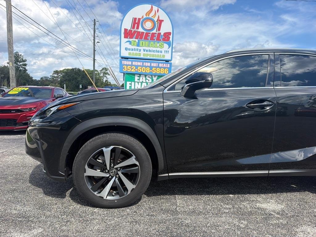 Lexus NX  2021