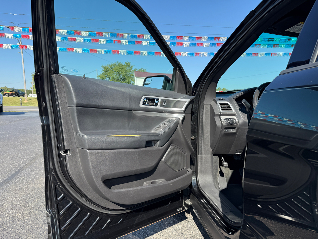 Ford Explorer 4WD 4dr XLT 2015 Ford Explorer 4WD 4dr XLT 2015