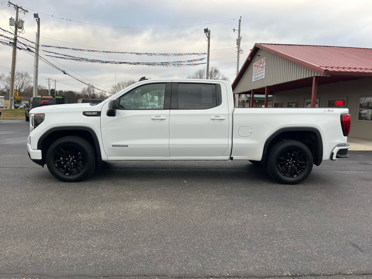 GMC Sierra 1500 4WD Crew Cab 157" Elevation 2022