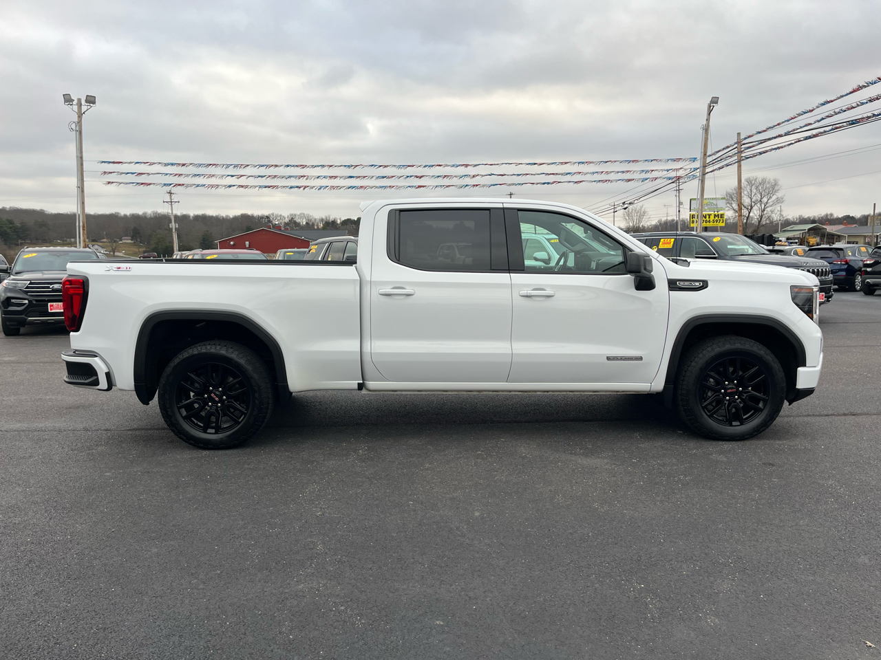 GMC Sierra 1500 4WD Crew Cab 157" Elevation 2022