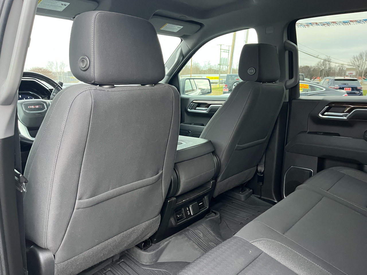 GMC Sierra 1500 4WD Crew Cab 157" Elevation 2022