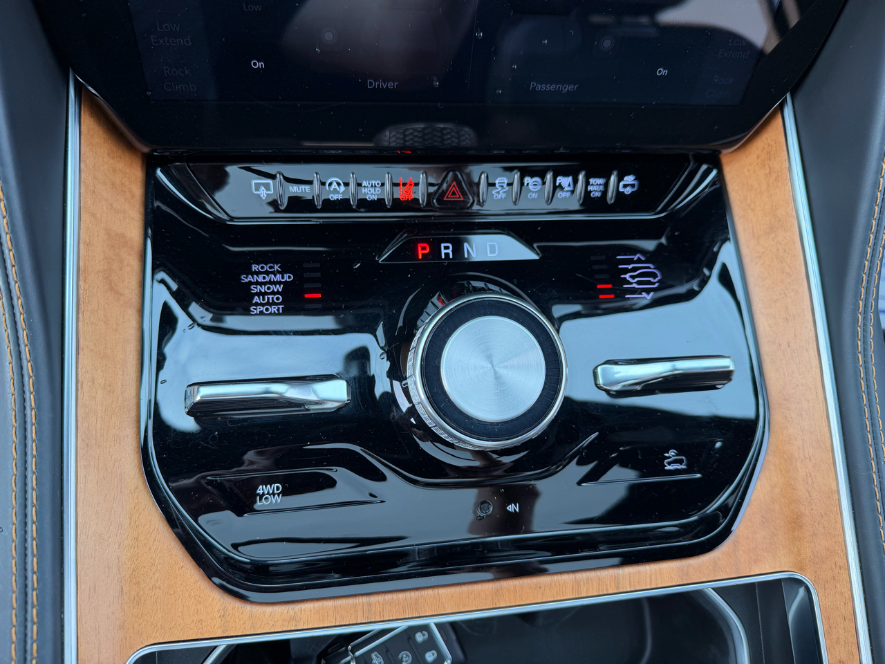 Jeep Grand Wagoneer Series III 4x4 2024