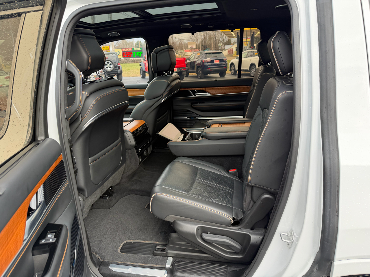 Jeep Grand Wagoneer Series III 4x4 2024