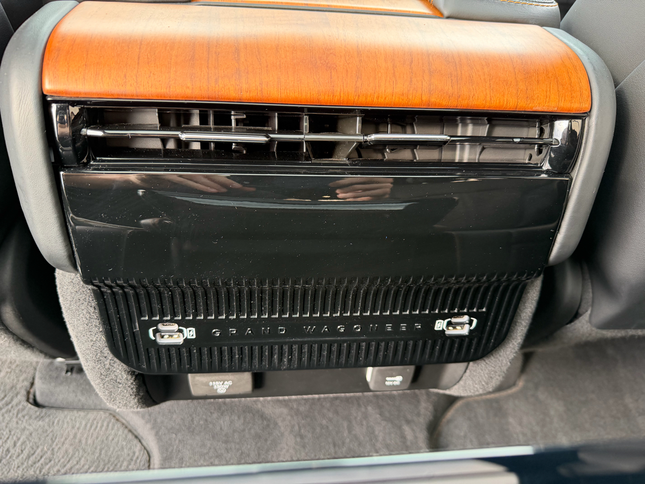 Jeep Grand Wagoneer Series III 4x4 2024