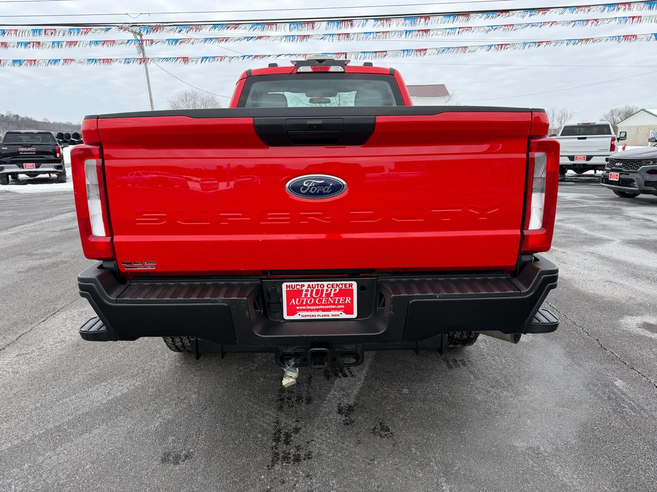 Ford Super Duty F-350 SRW XL 4WD Reg Cab 8' Box 2023
