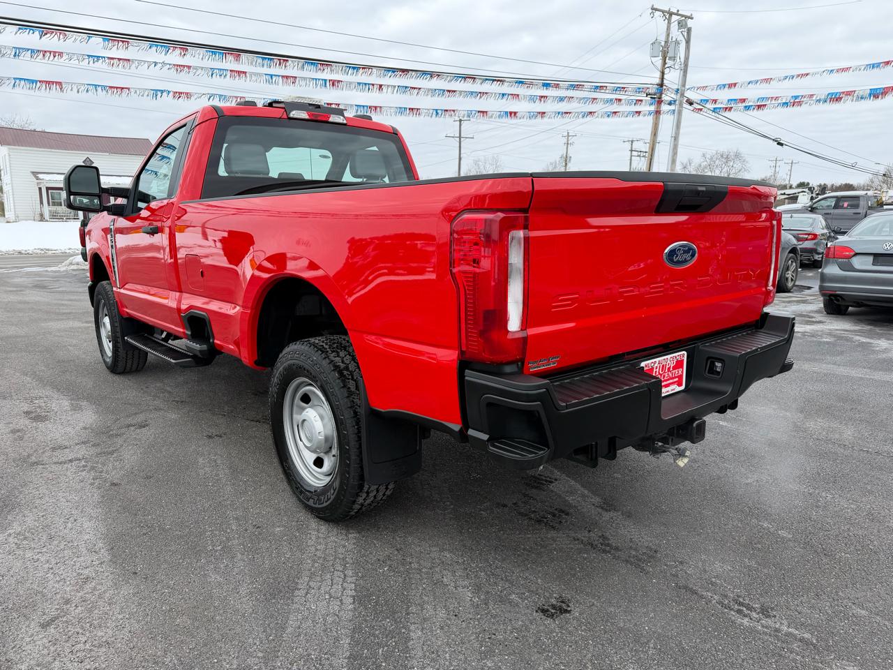 Ford Super Duty F-350 SRW XL 4WD Reg Cab 8' Box 2023