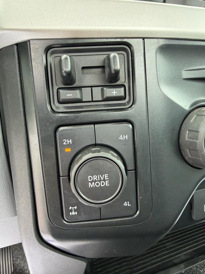 Ford Super Duty F-350 SRW XL 4WD Reg Cab 8' Box 2023