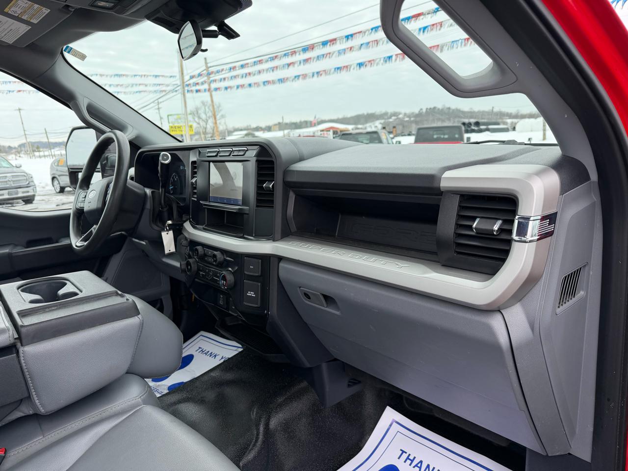 Ford Super Duty F-350 SRW XL 4WD Reg Cab 8' Box 2023