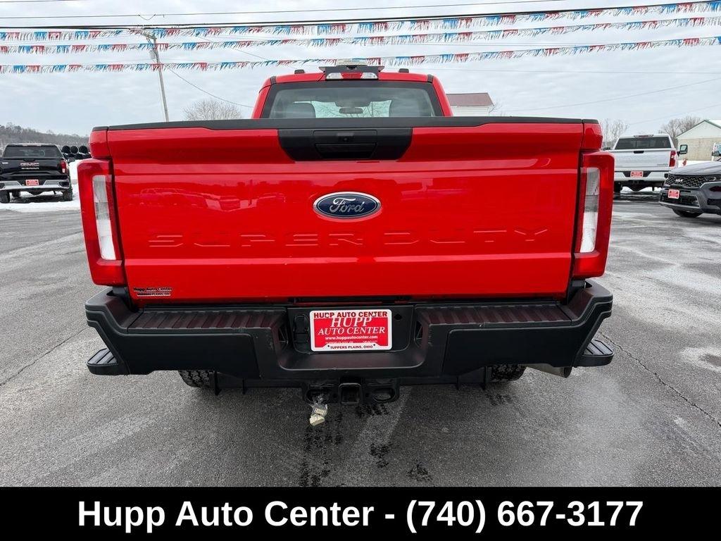 Ford Super Duty F-350 SRW XL 4WD Reg Cab 8' Box 2023