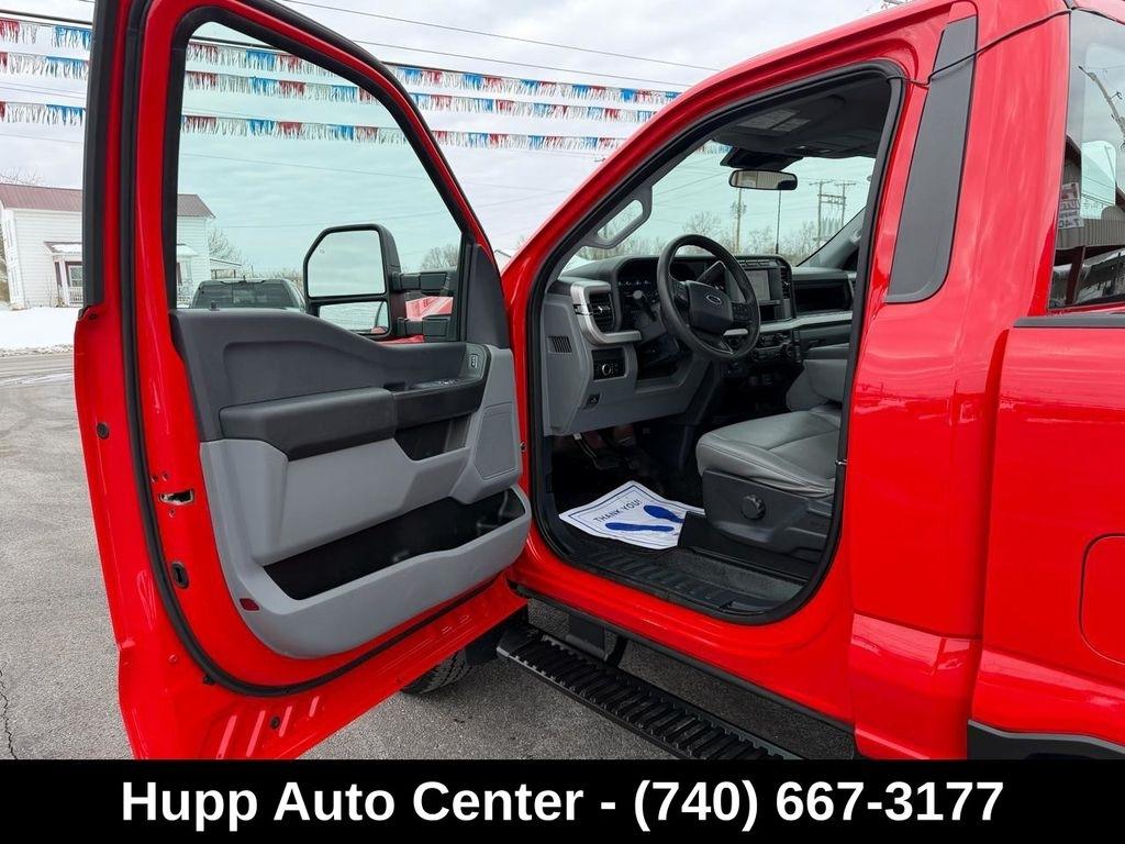 Ford Super Duty F-350 SRW XL 4WD Reg Cab 8' Box 2023