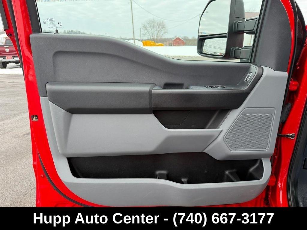 Ford Super Duty F-350 SRW XL 4WD Reg Cab 8' Box 2023