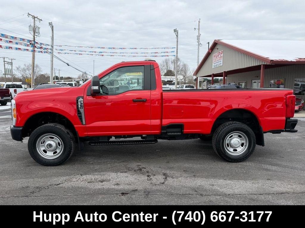 Ford Super Duty F-350 SRW XL 4WD Reg Cab 8' Box 2023