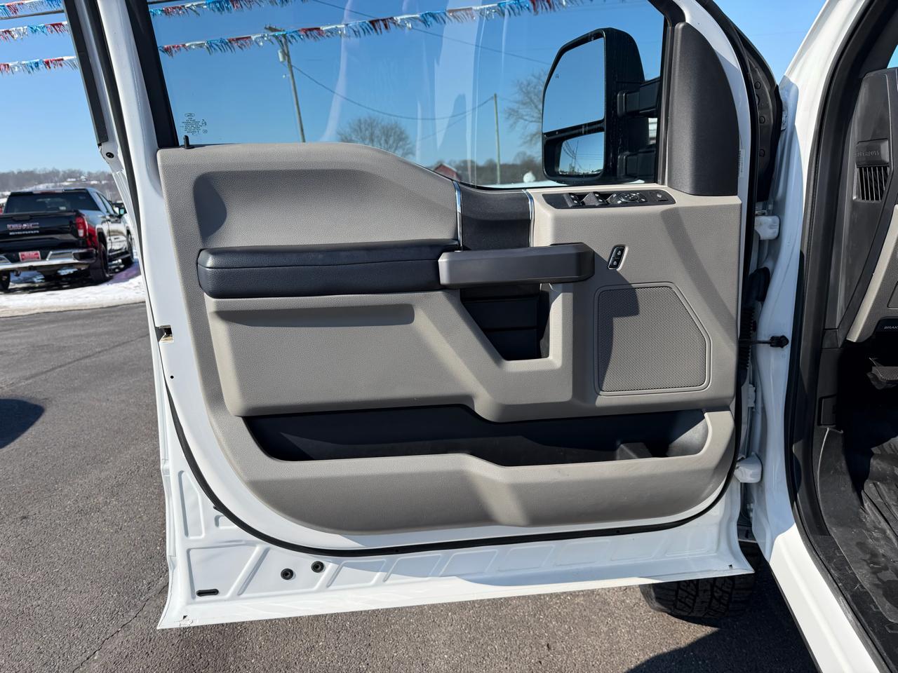 Ford Super Duty F-250 SRW 4WD Crew Cab 156" XLT 2018