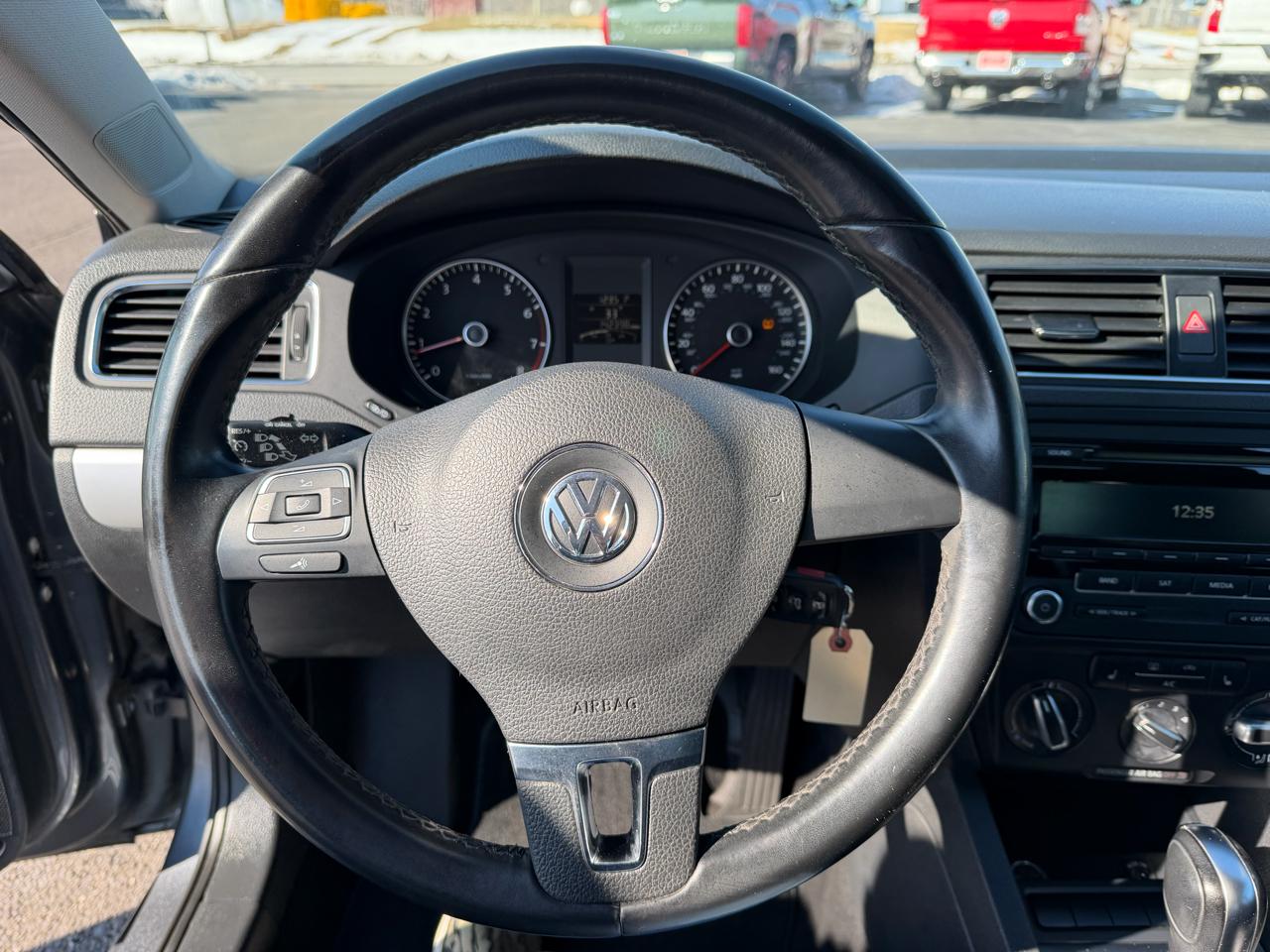 Volkswagen Jetta Sedan 4dr Auto SE PZEV 2013