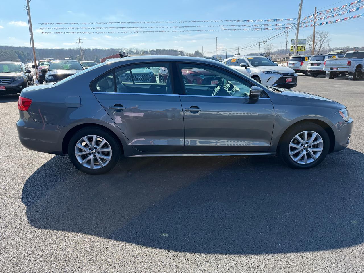 Volkswagen Jetta Sedan 4dr Auto SE PZEV 2013