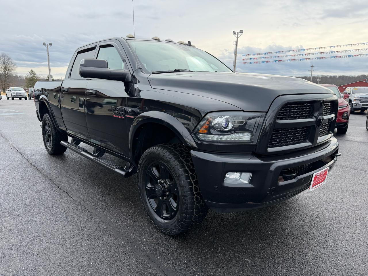 RAM 3500 Laramie 4x4 Crew Cab 6'4" Box 2017