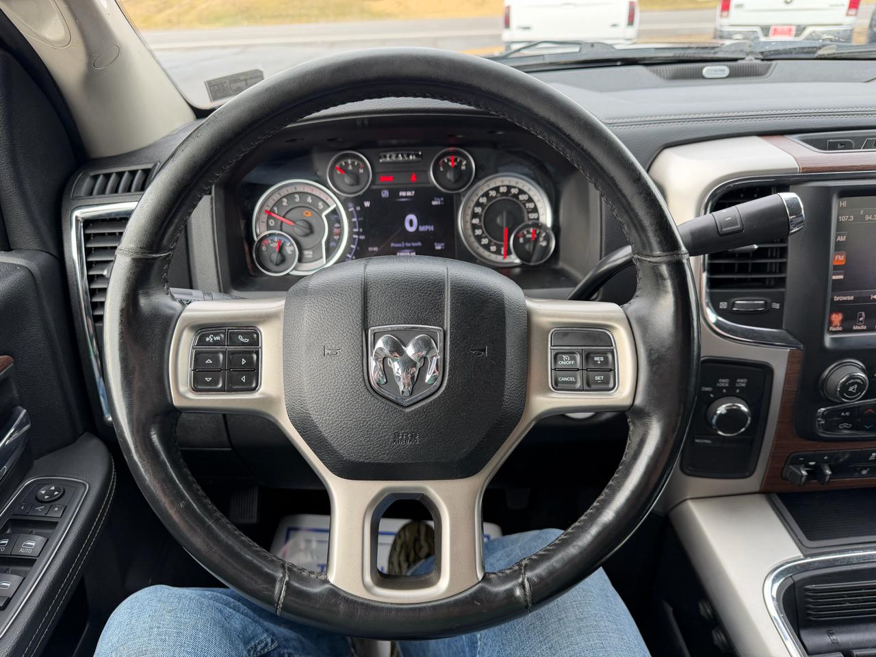 RAM 3500 Laramie 4x4 Crew Cab 6'4" Box 2017