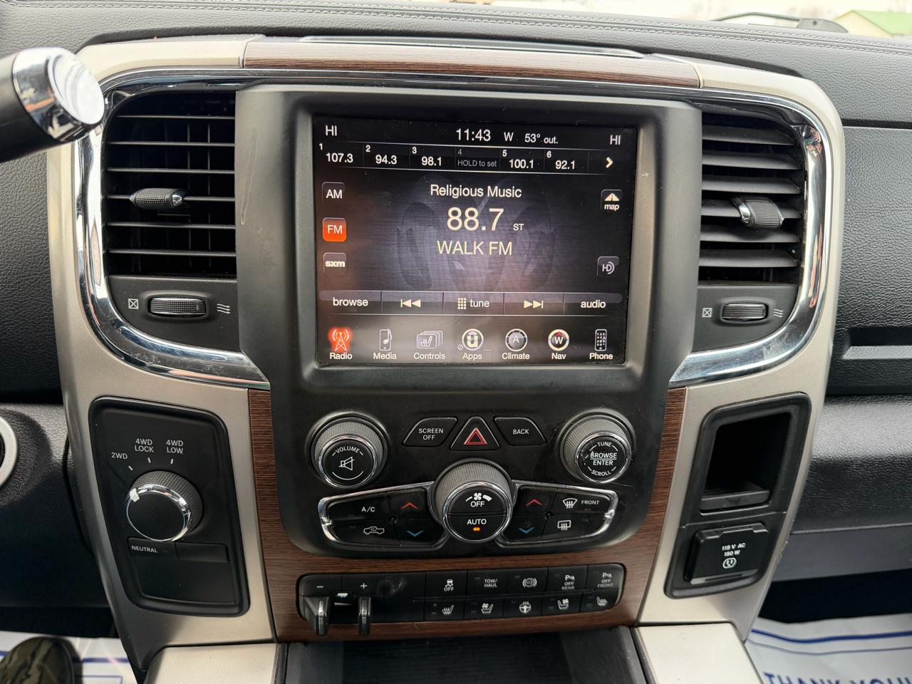 RAM 3500 Laramie 4x4 Crew Cab 6'4" Box 2017