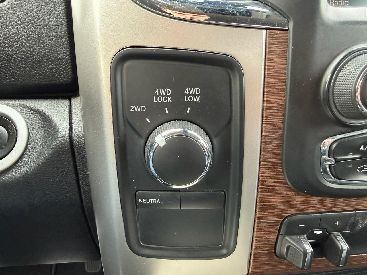 RAM 3500 Laramie 4x4 Crew Cab 6'4" Box 2017