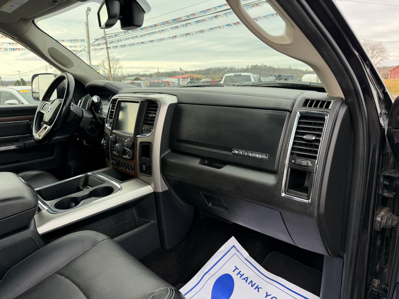 RAM 3500 Laramie 4x4 Crew Cab 6'4" Box 2017