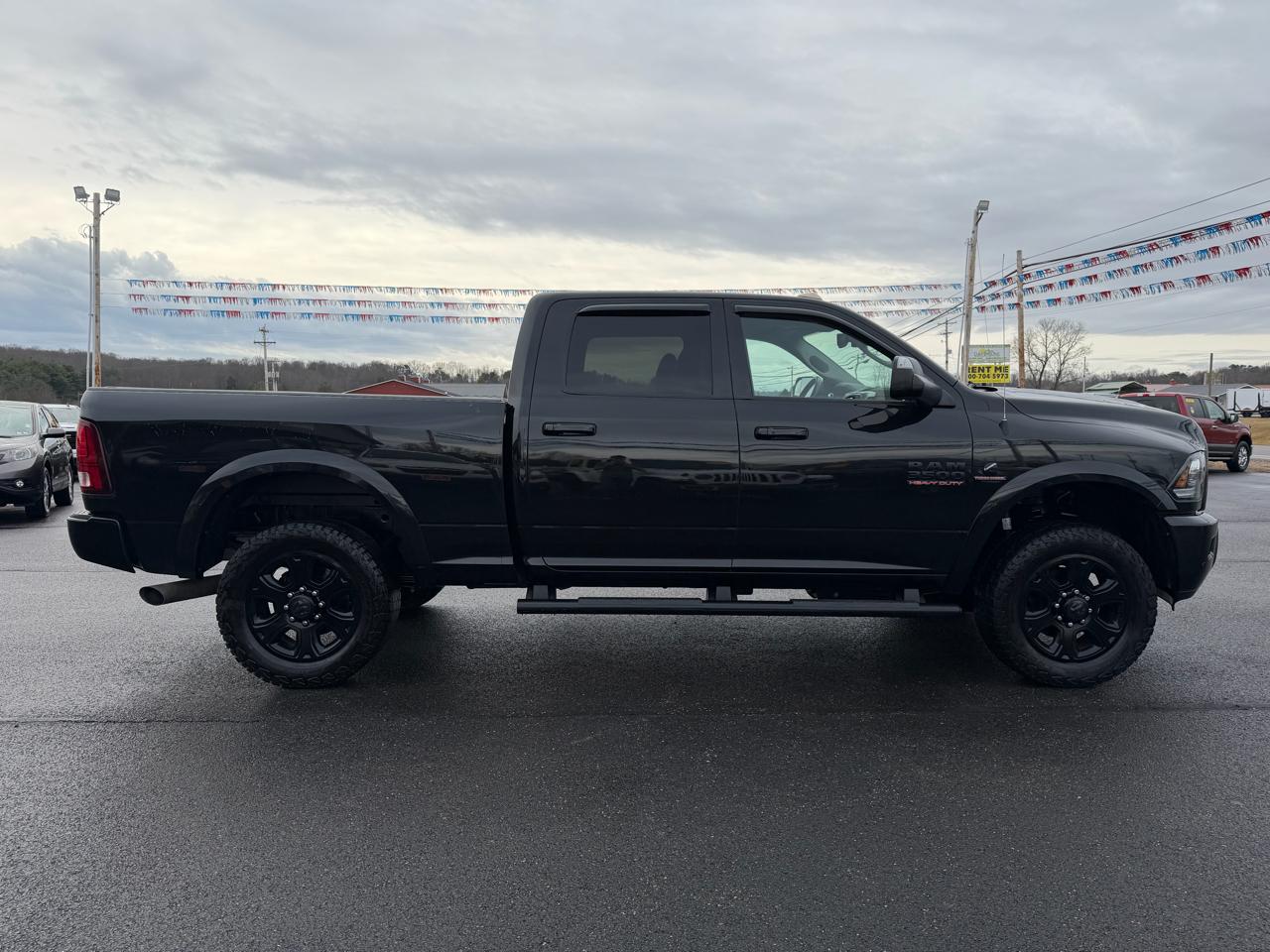 RAM 3500 Laramie 4x4 Crew Cab 6'4" Box 2017
