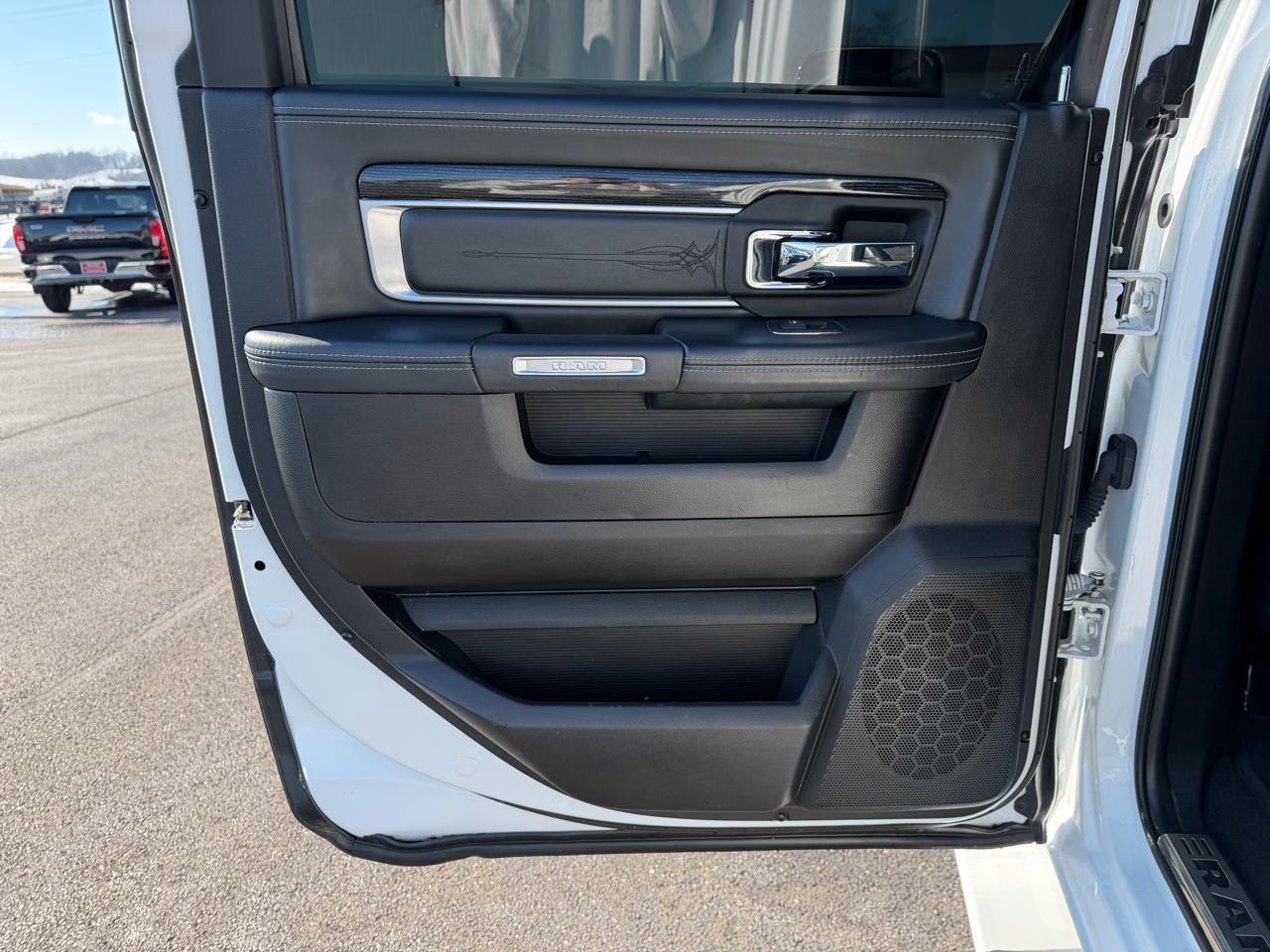 RAM 2500 Limited 4x4 Crew Cab 6'4" Box 2018