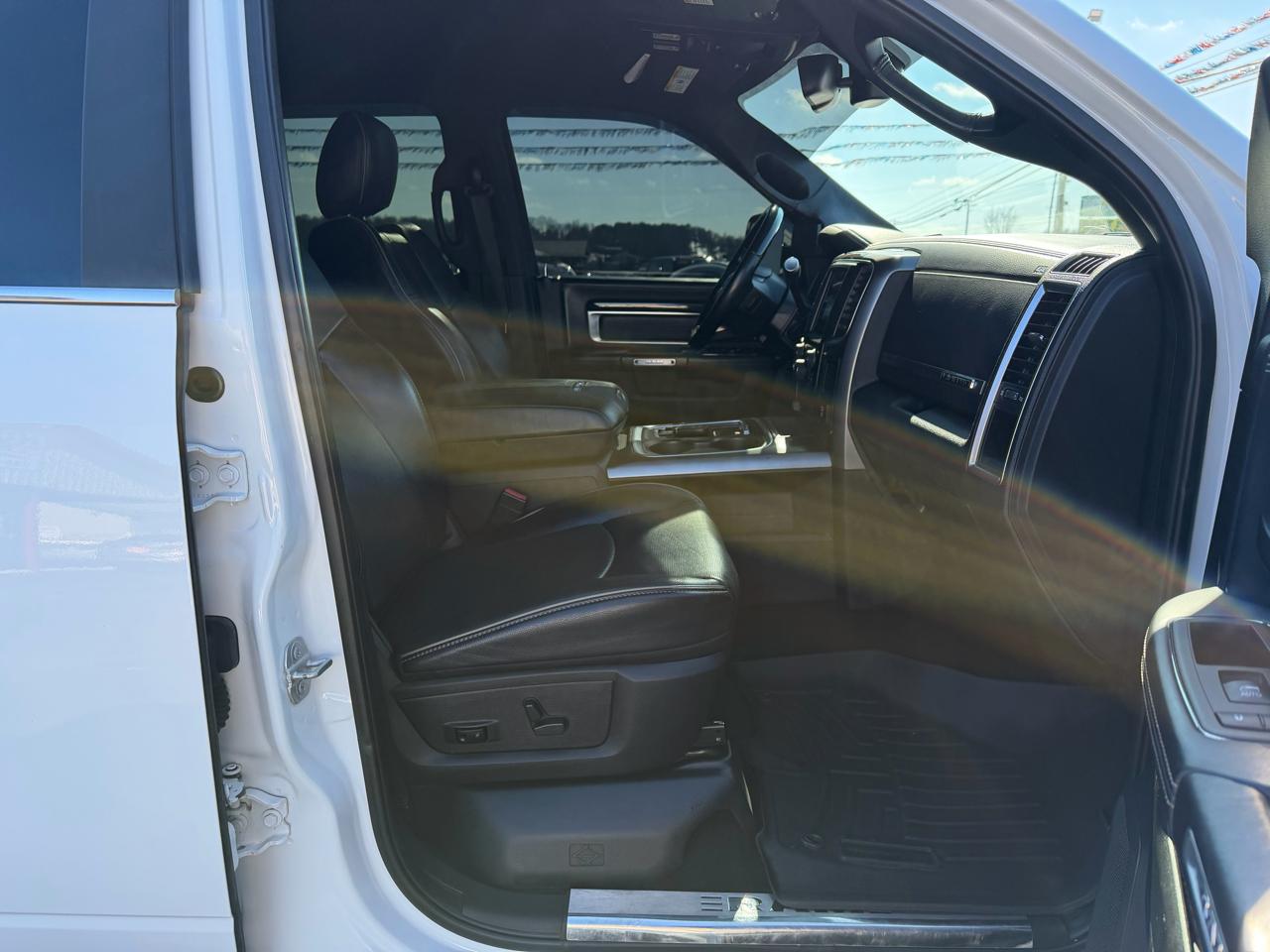 RAM 2500 Limited 4x4 Crew Cab 6'4" Box 2018