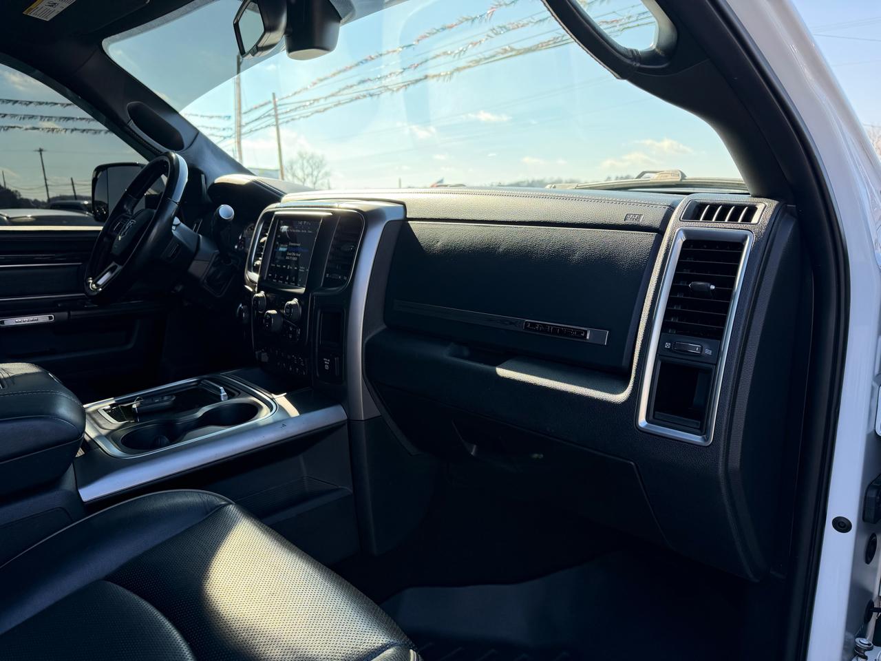 RAM 2500 Limited 4x4 Crew Cab 6'4" Box 2018