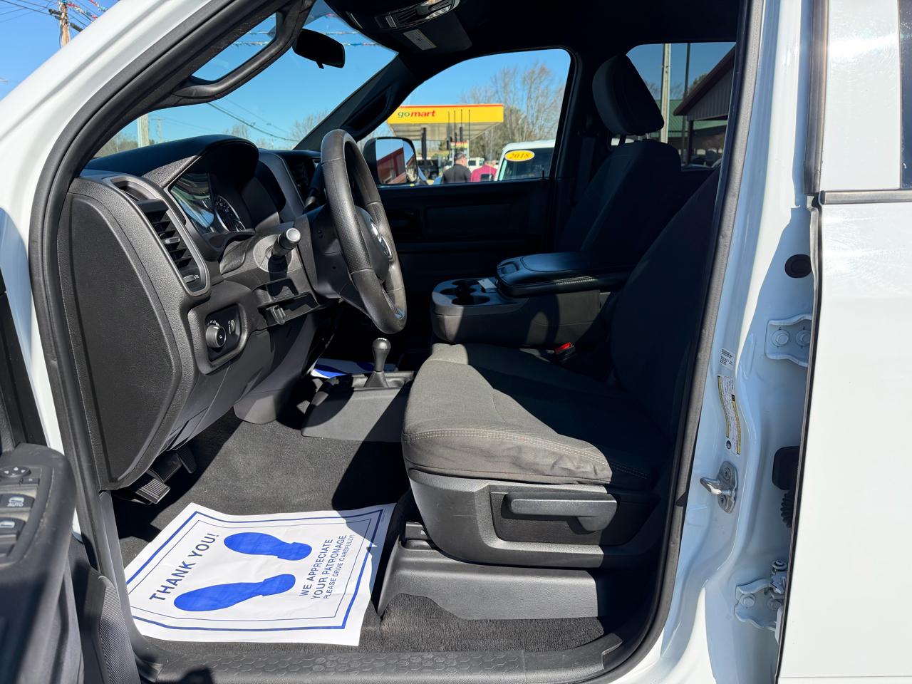 RAM 3500 Tradesman 4x4 Crew Cab 8' Box 2022