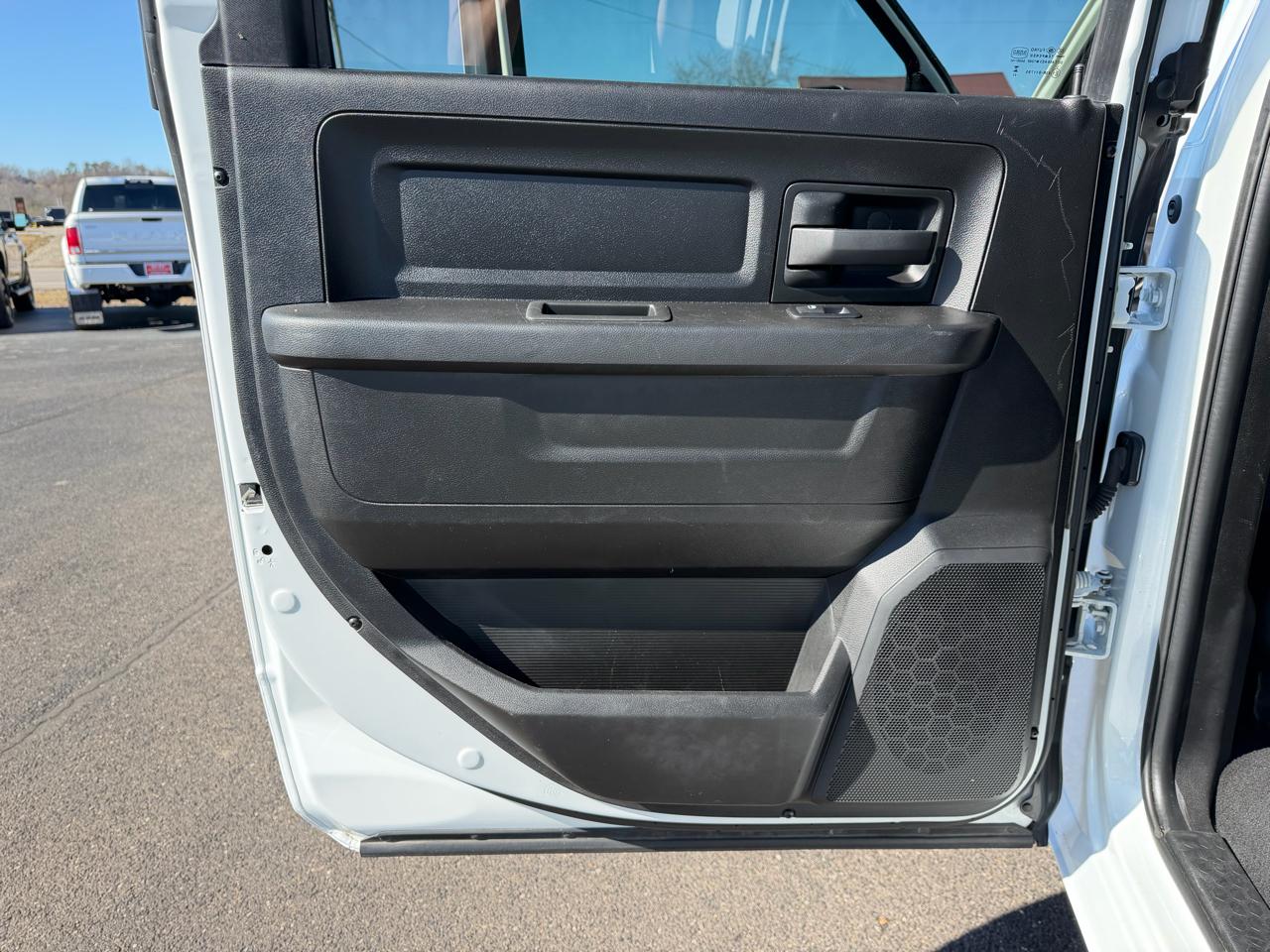 RAM 3500 Tradesman 4x4 Crew Cab 8' Box 2022