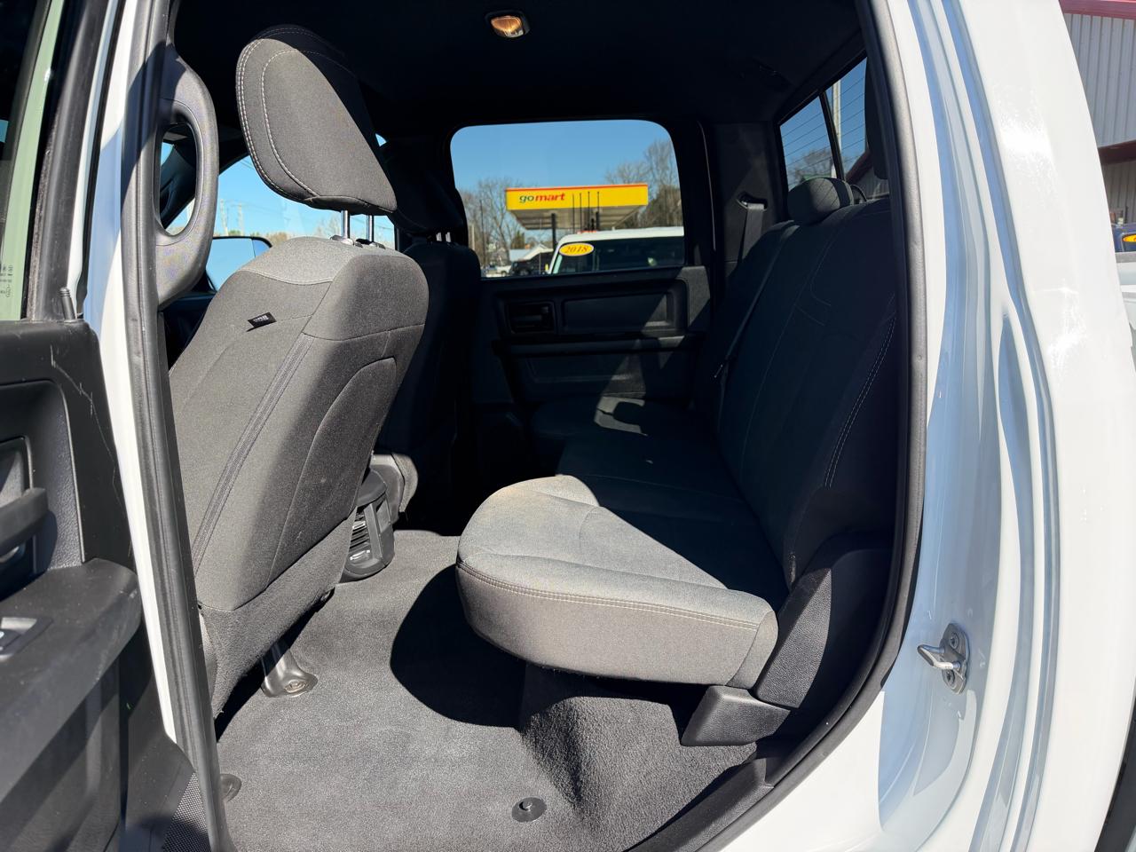 RAM 3500 Tradesman 4x4 Crew Cab 8' Box 2022