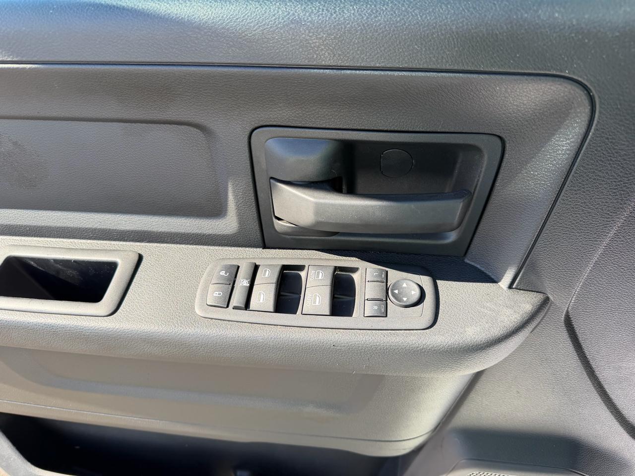 RAM 3500 Tradesman 4x4 Crew Cab 8' Box 2022