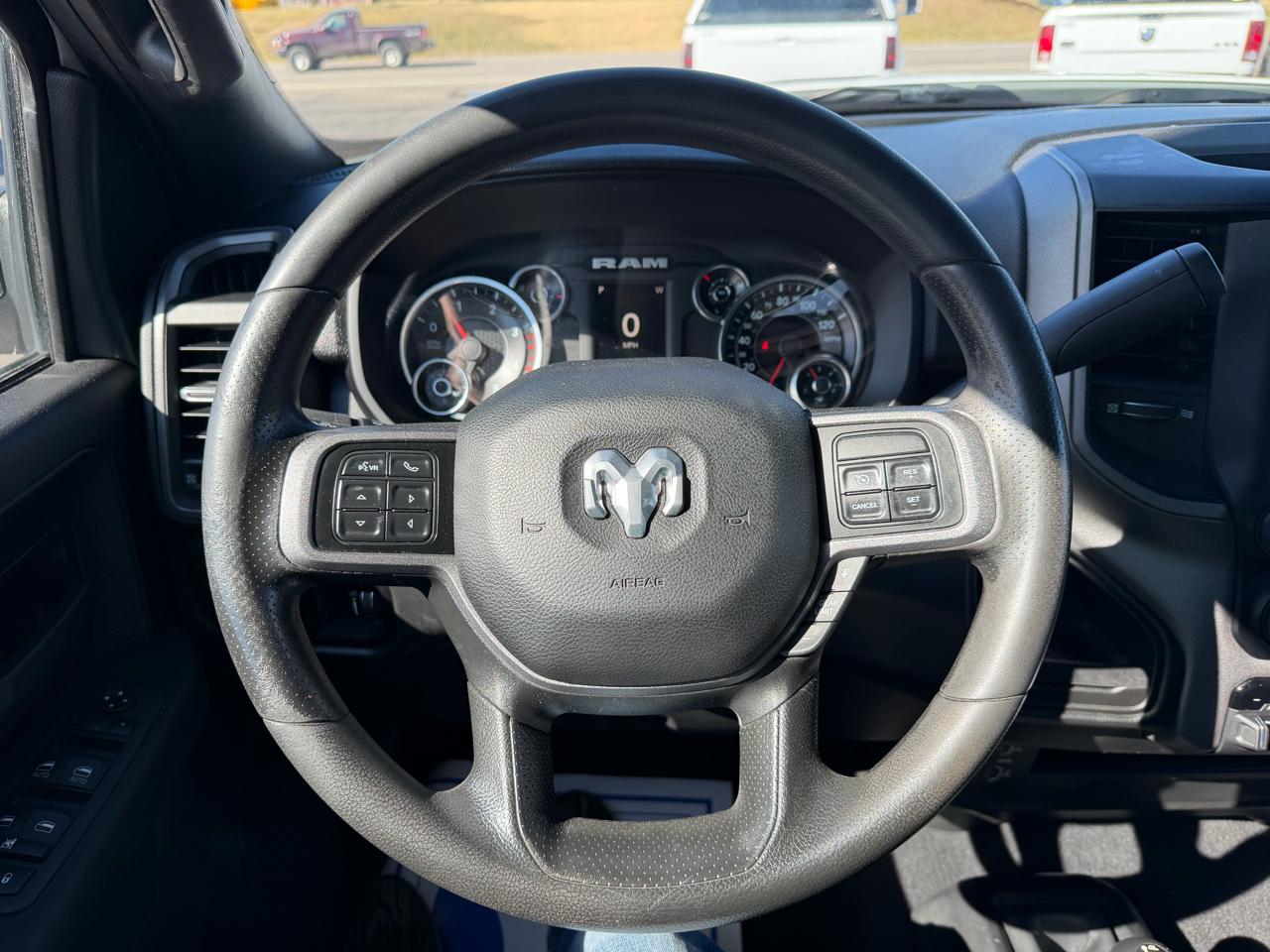 RAM 3500 Tradesman 4x4 Crew Cab 8' Box 2022