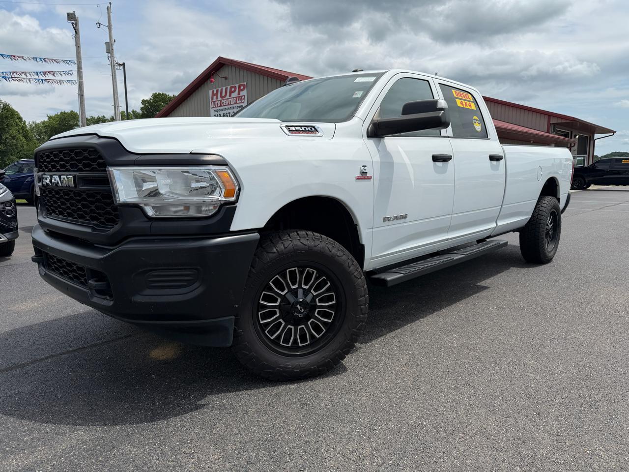 RAM 3500 Tradesman 4x4 Crew Cab 8' Box 2022