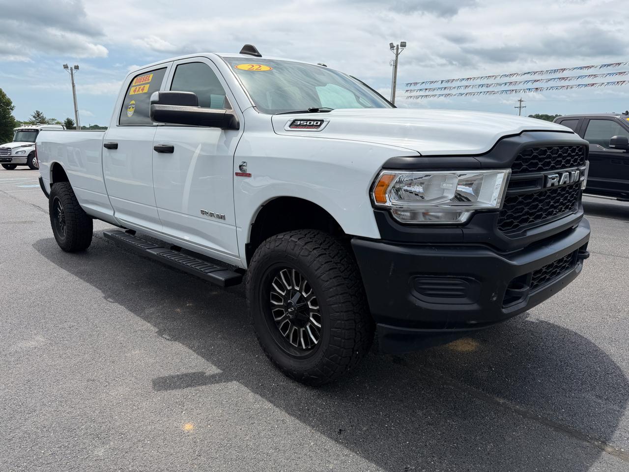 RAM 3500 Tradesman 4x4 Crew Cab 8' Box 2022