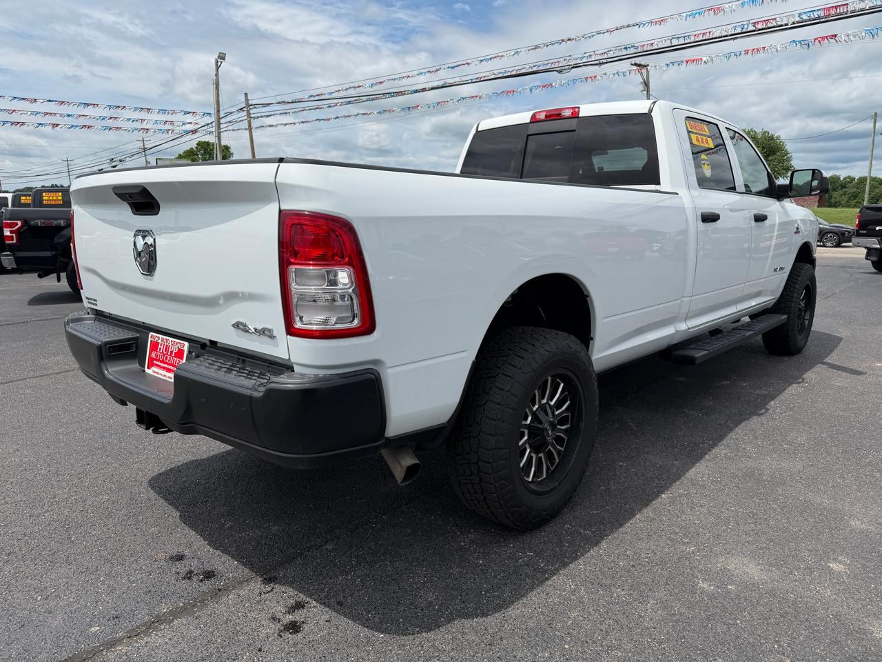 RAM 3500 Tradesman 4x4 Crew Cab 8' Box 2022