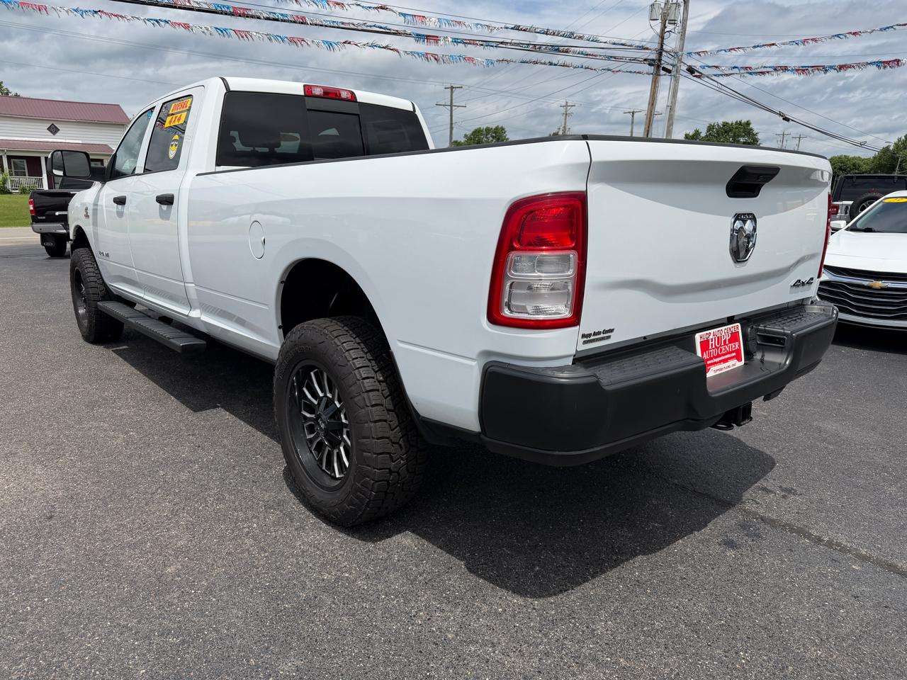 RAM 3500 Tradesman 4x4 Crew Cab 8' Box 2022