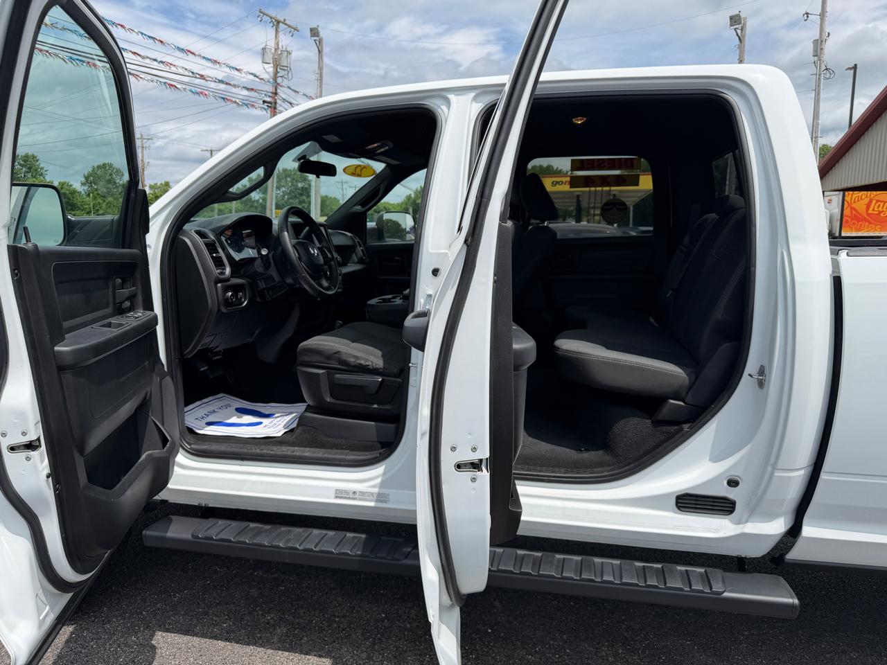 RAM 3500 Tradesman 4x4 Crew Cab 8' Box 2022