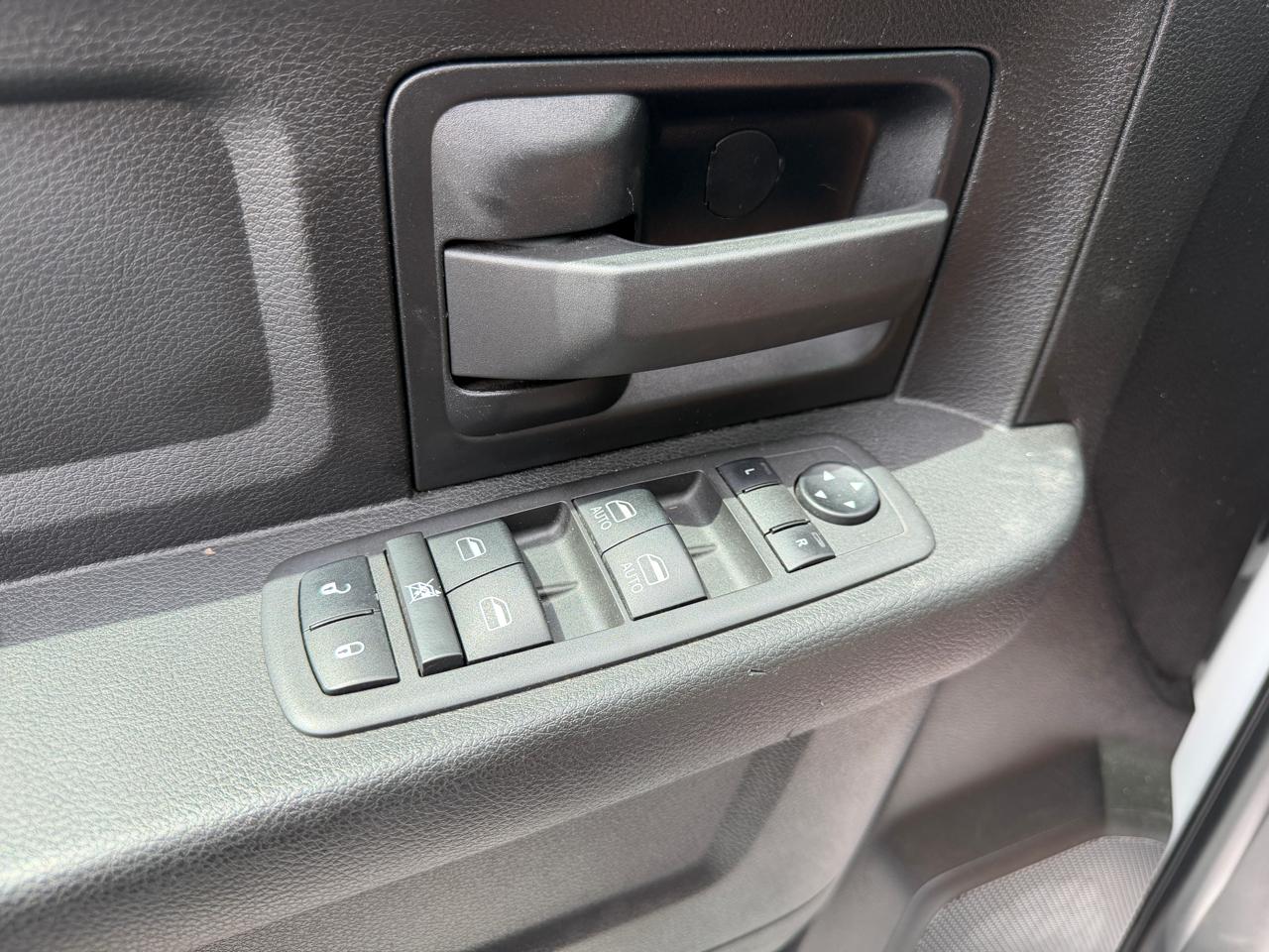RAM 3500 Tradesman 4x4 Crew Cab 8' Box 2022