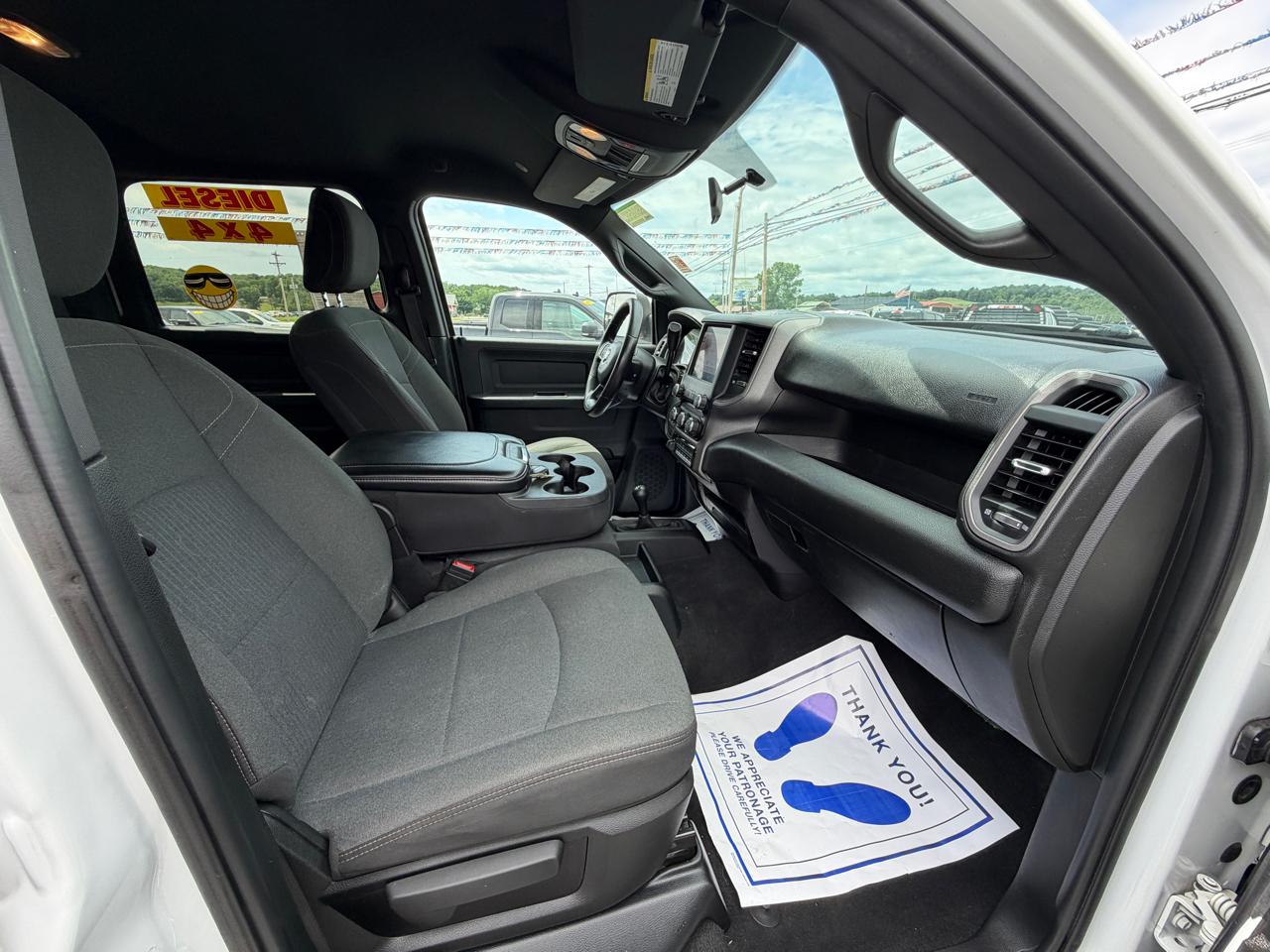 RAM 3500 Tradesman 4x4 Crew Cab 8' Box 2022