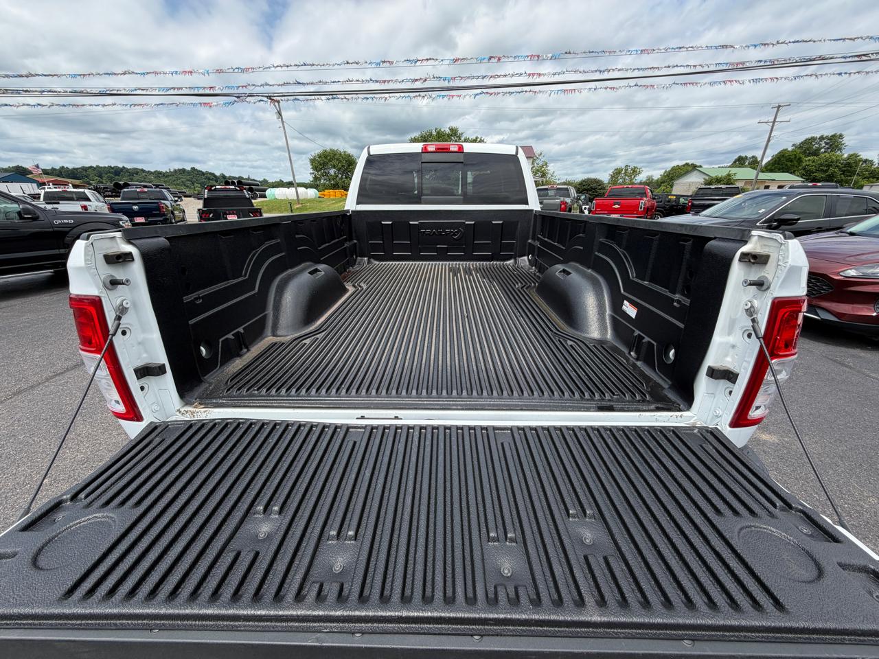 RAM 3500 Tradesman 4x4 Crew Cab 8' Box 2022